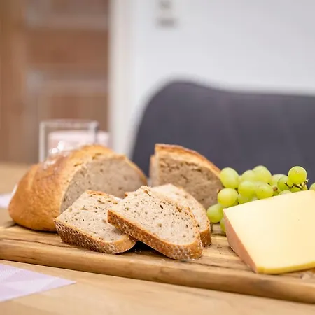 Zwischen Salzburg Und Berchtesgaden Appartement *
